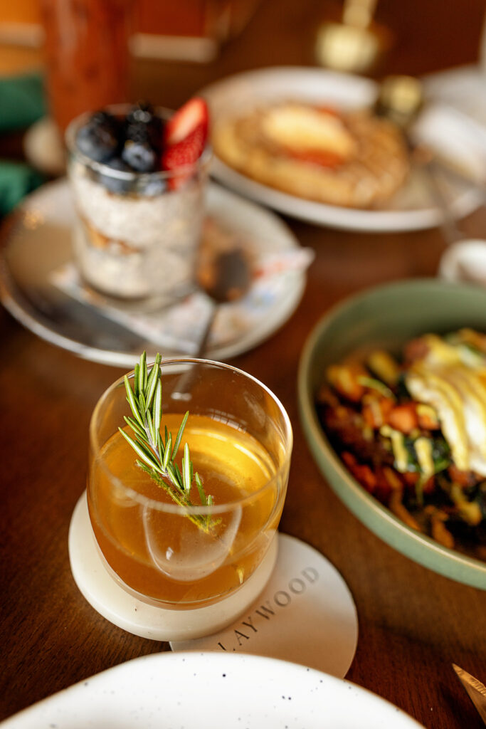 Best restaurants in Hendersonville, NC featuring seasonal brunch and dinner with farm-to-table dishes, buttermilk waffles, eggs, salads, steaks, pastas, burgers and craft cocktails.