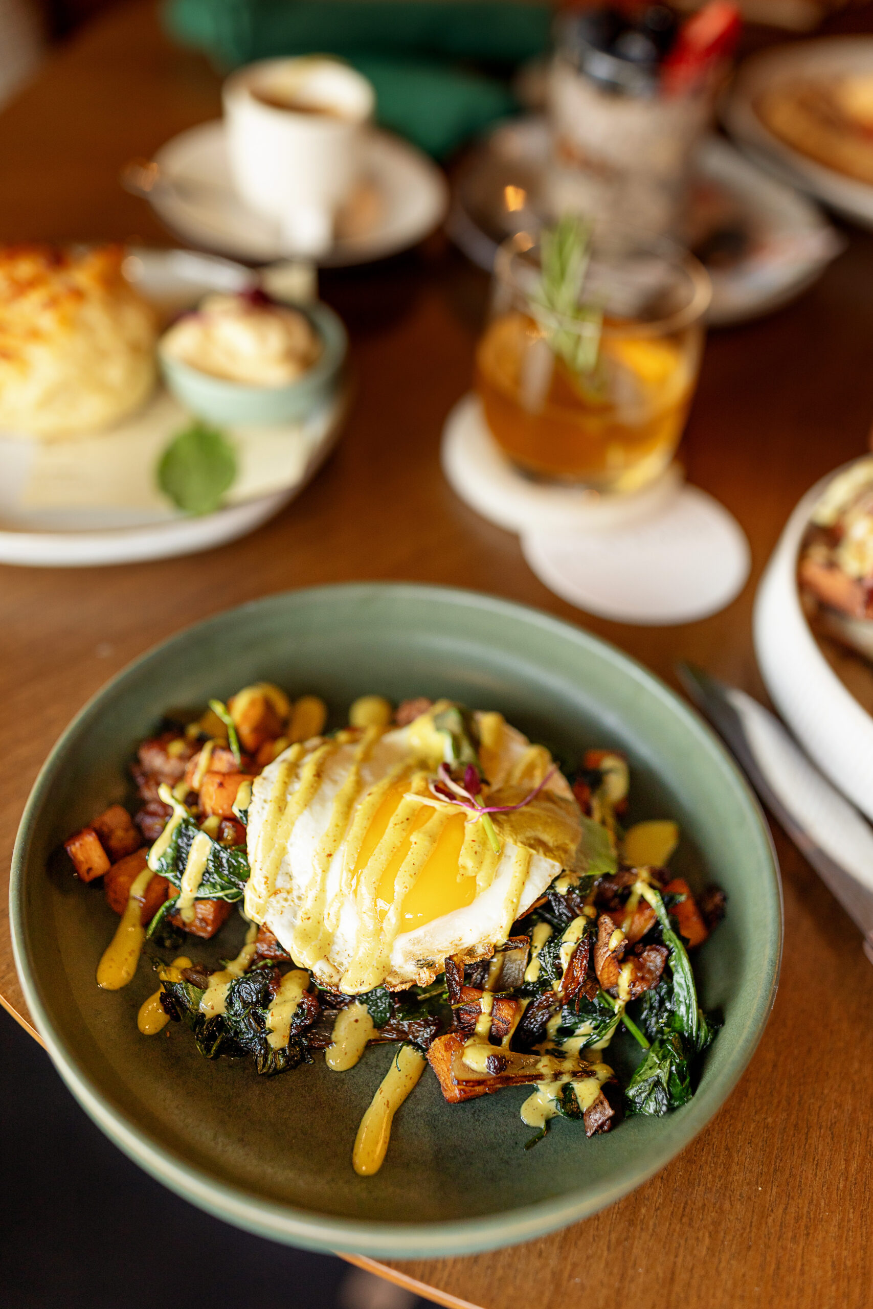 Best restaurants in Hendersonville, NC featuring seasonal brunch and dinner with farm-to-table dishes, buttermilk waffles, eggs, salads, steaks, pastas, burgers and craft cocktails.