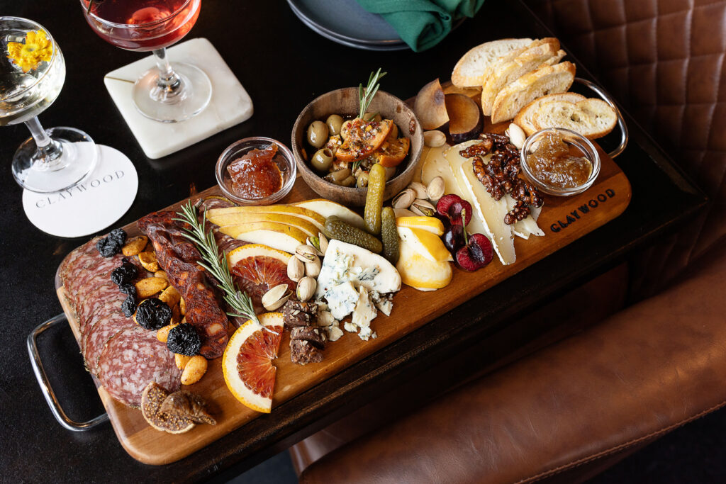 Best restaurants in Hendersonville, NC featuring seasonal brunch and dinner with farm-to-table dishes, buttermilk waffles, eggs, salads, steaks, pastas, burgers and craft cocktails.