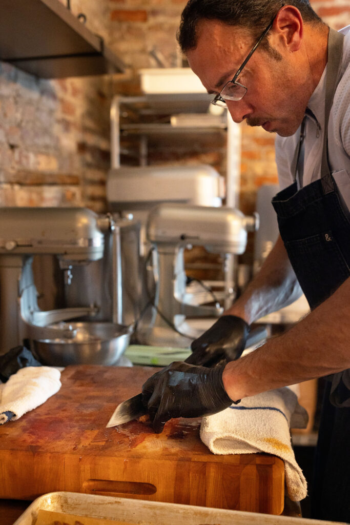 Best restaurants in Hendersonville, NC featuring seasonal brunch and dinner with farm-to-table dishes, buttermilk waffles, eggs, salads, steaks, pastas, burgers and craft cocktails.