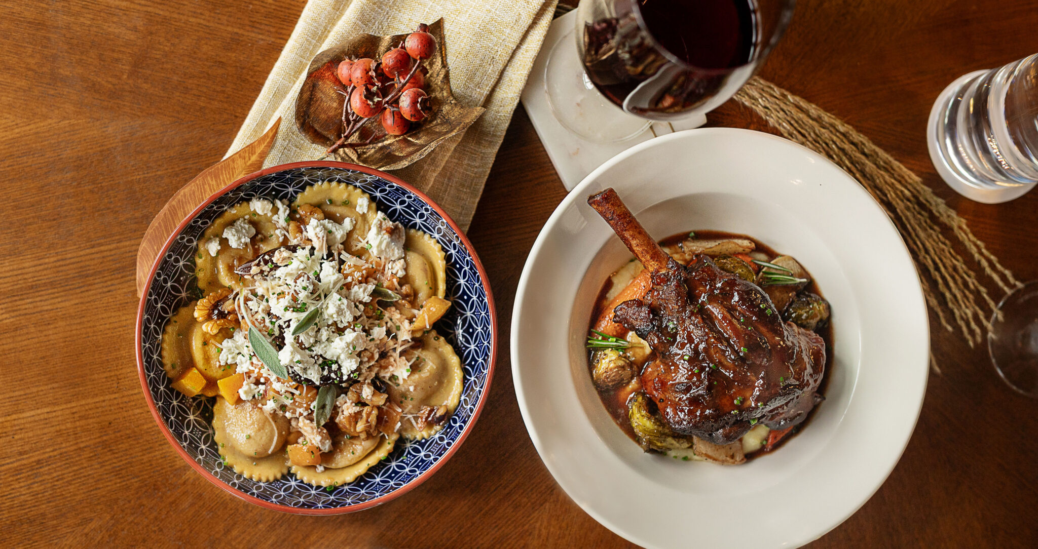 Best restaurants in Hendersonville, NC featuring dinner with farm-to-table dishes, salads, steaks, pastas, burgers and craft cocktails.