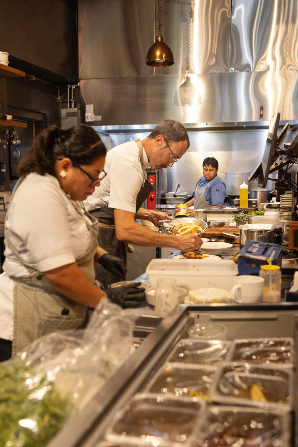 Best restaurants in Hendersonville, NC featuring dinner with farm-to-table dishes, salads, steaks, pastas, burgers and craft cocktails.