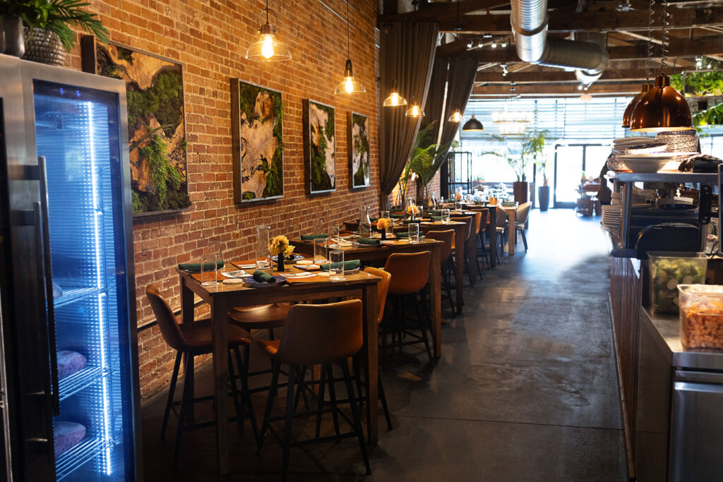Best restaurants in Hendersonville, NC featuring dinner with farm-to-table dishes, salads, steaks, pastas, burgers and craft cocktails.