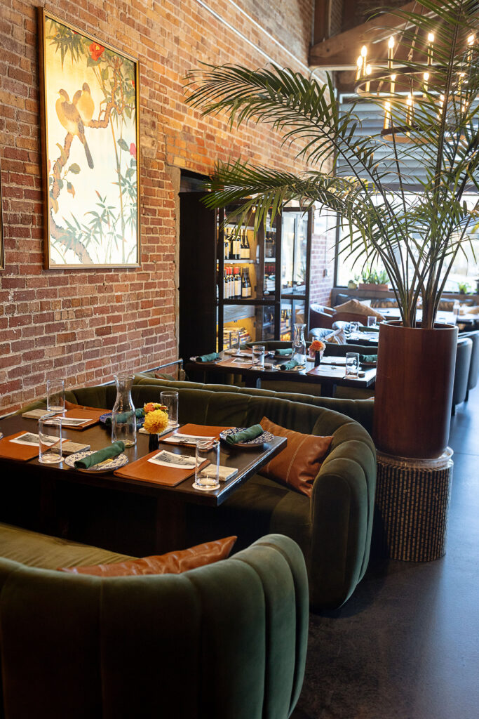 Best restaurants in Hendersonville, NC featuring dinner with farm-to-table dishes, salads, steaks, pastas, burgers and craft cocktails.