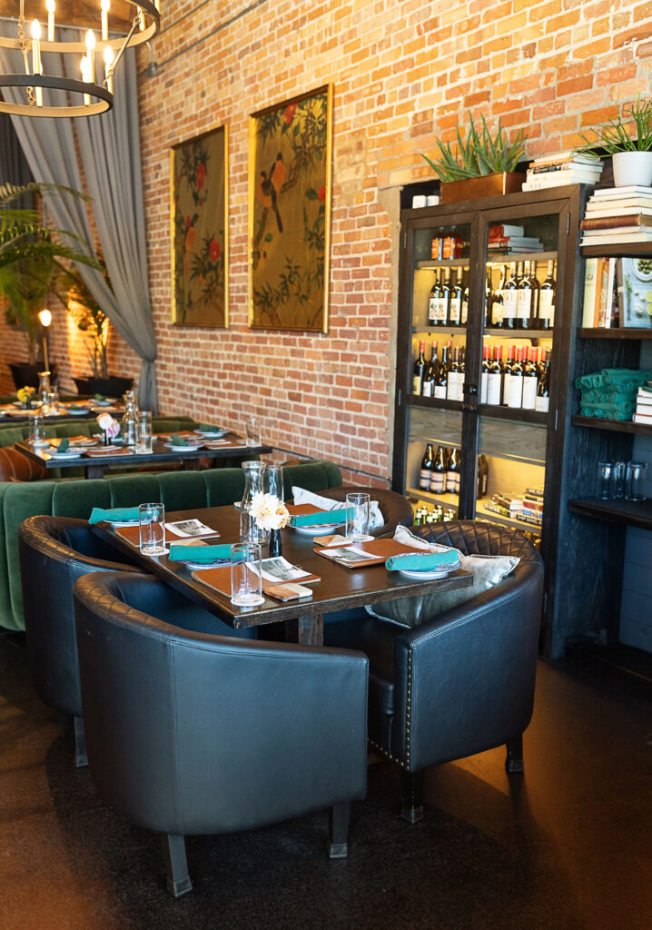 Best restaurants in Hendersonville, NC featuring dinner with farm-to-table dishes, salads, steaks, pastas, burgers and craft cocktails.
