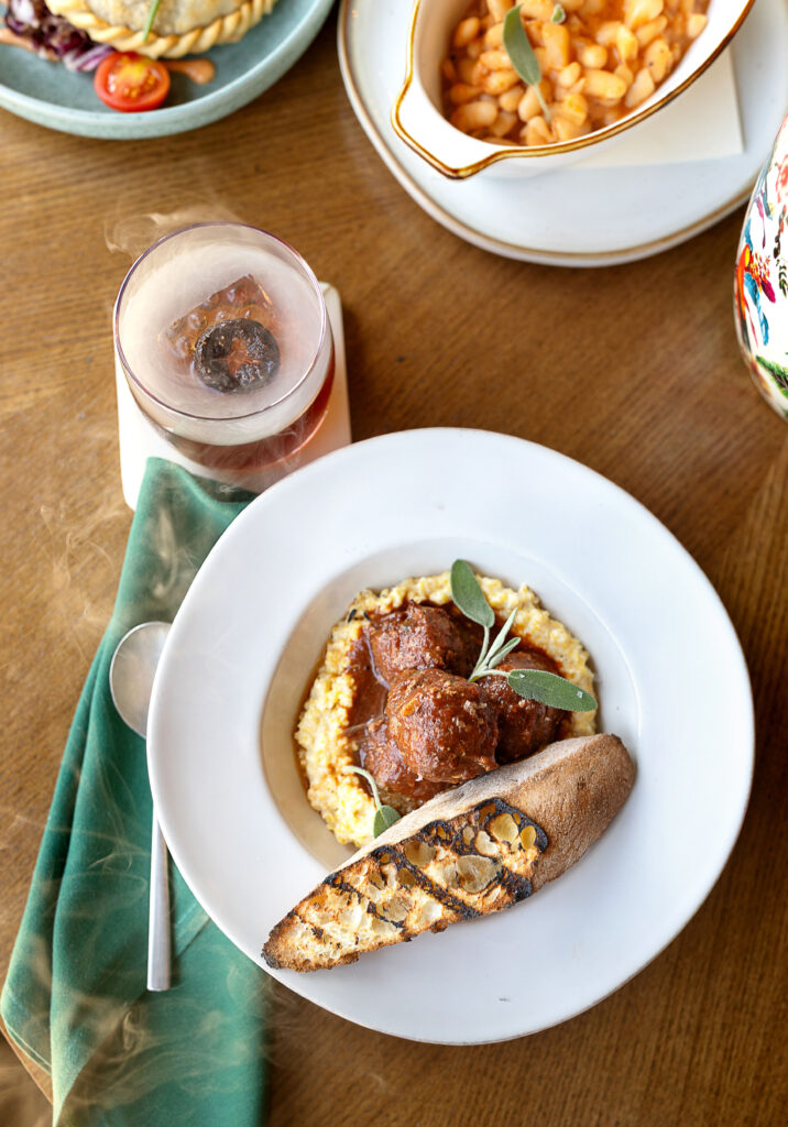Best restaurants in Hendersonville, NC featuring dinner with farm-to-table dishes, salads, steaks, pastas, burgers and craft cocktails.