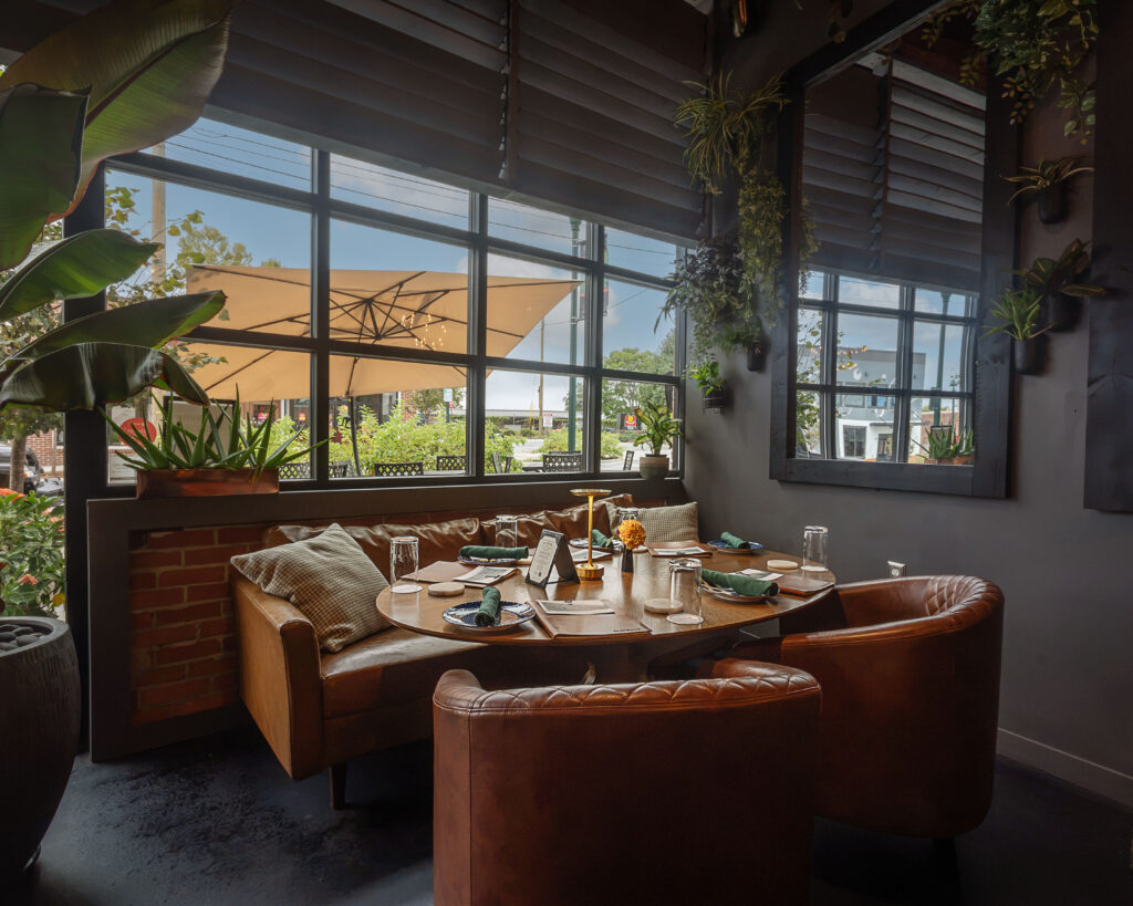 Best restaurants in Hendersonville, NC featuring dinner with farm-to-table dishes, salads, steaks, pastas, burgers and craft cocktails.