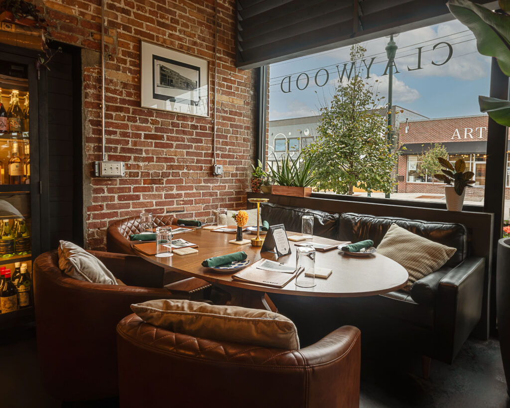 Best restaurants in Hendersonville, NC featuring dinner with farm-to-table dishes, salads, steaks, pastas, burgers and craft cocktails.